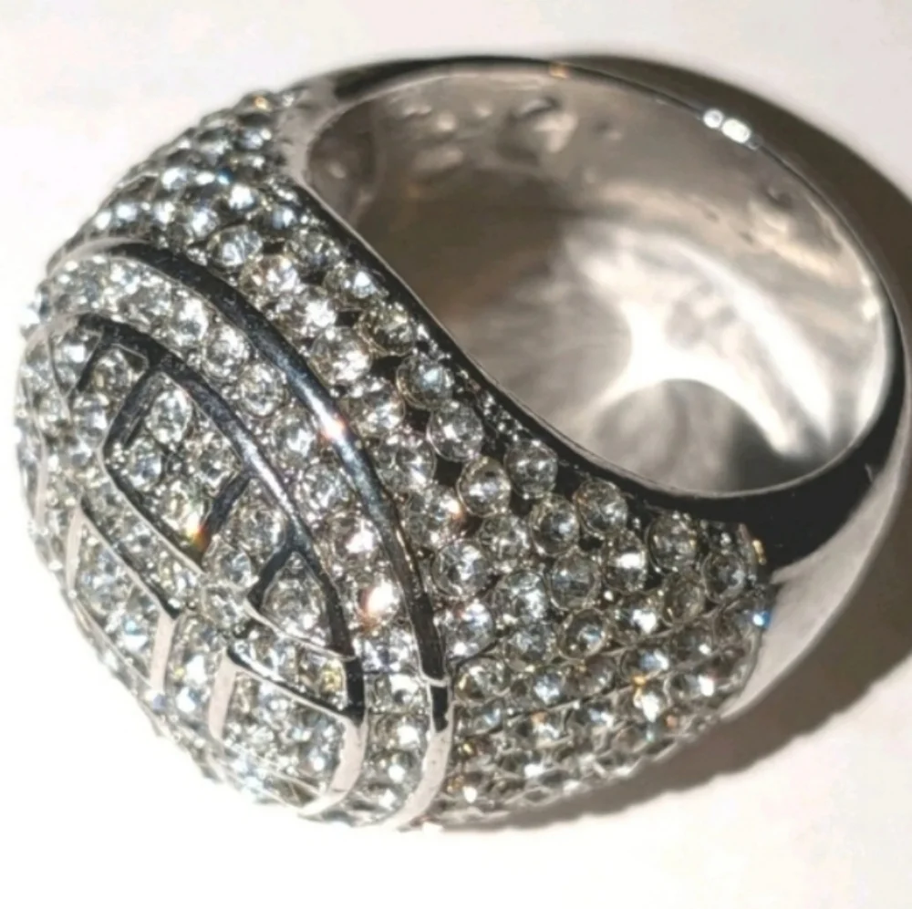 Elegant Silver Mens Ring Sz 9